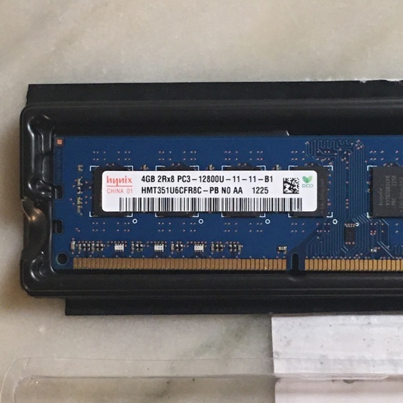 Hynix 4GB - Picture 1 of 6